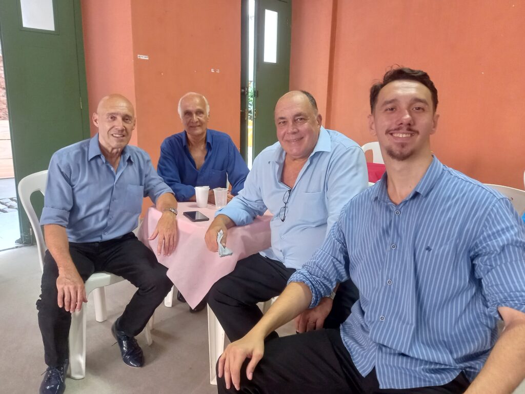 Dançarinos. Da esquerda para a direita: José Ferreira, Oswaldo Maciel, João Florêncio e Alan Marquês